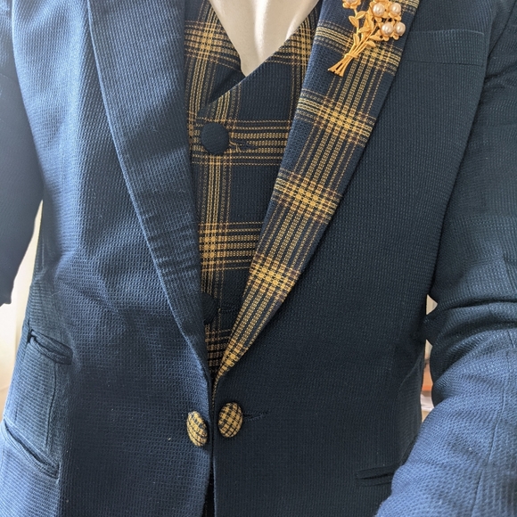 Designer custom tailored 3 piece suit - Picture 3 of 5